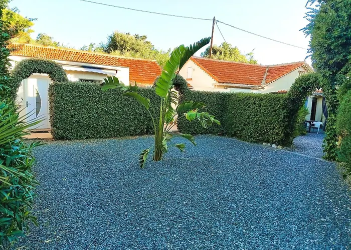 T2 - Reve D'Azur 20M2 Bord De Mer- Plage De La Nartelle- Sainte Maxime - Piscine Partagee - Parking - Bbq - Draps Inclus 아파트