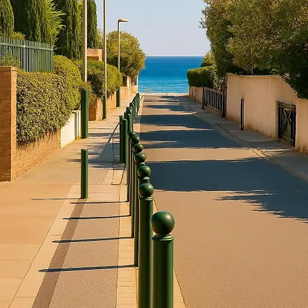 Apartment T2- 20M2 Reve D'Azur- Plage De La Nartelle - Arrivee 17H-20H Maximum - Sejour Au Calme - Caution 100E